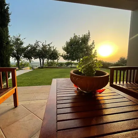 Golden View 1 Kato Samikon