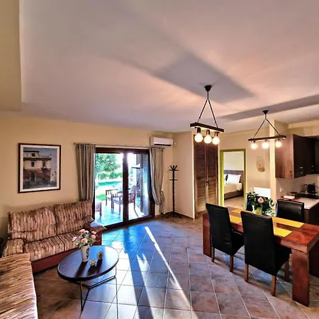 Appartement Golden View 1 *