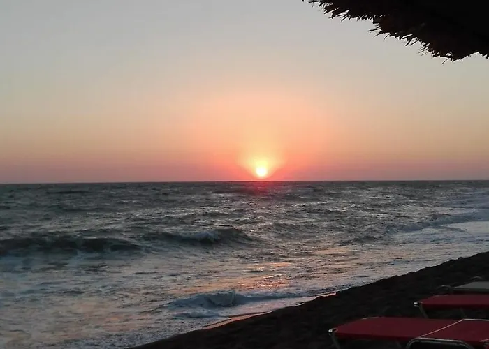 Golden View 1 Kato Samikon