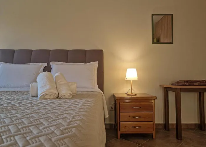 Golden View 1 Kato Samikon