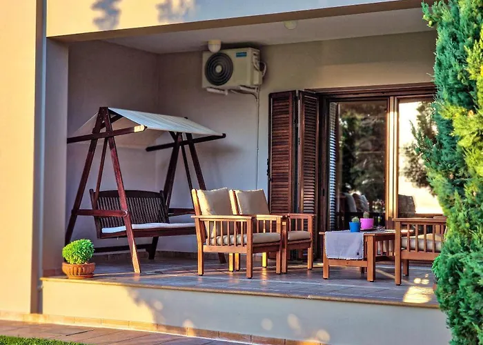 Golden View 1 Kato Samikon